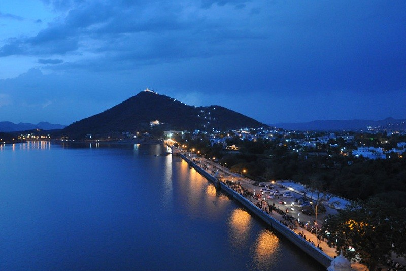 explore fatehsagar lake , milestone resort